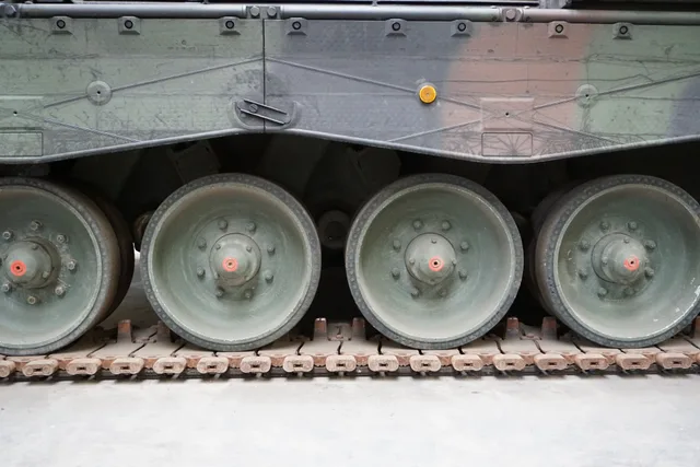 PzH 2000, 155 mm self-propelled howitzer, Artillery - view 1