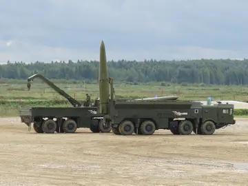 9K720 Iskander, Road-mobile tactical ballistic and cruise missile system, Artillery